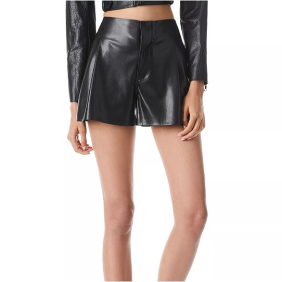 Alice + Olivia Steffie Vegan Leather Shorts Black Size 14 NWT - Picture 1 of 11